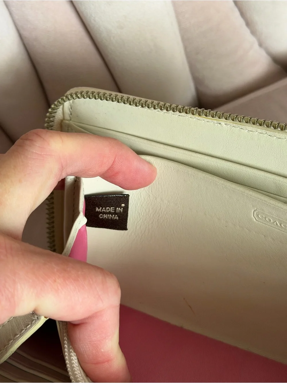 COACH 🤍 SoHo Zoe Cream Leather Zip Around Wallet